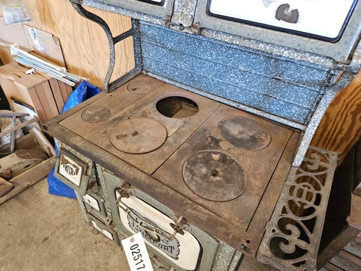 #2517-•-wrought-iron-range-co.-b30-antique-stove-image-6