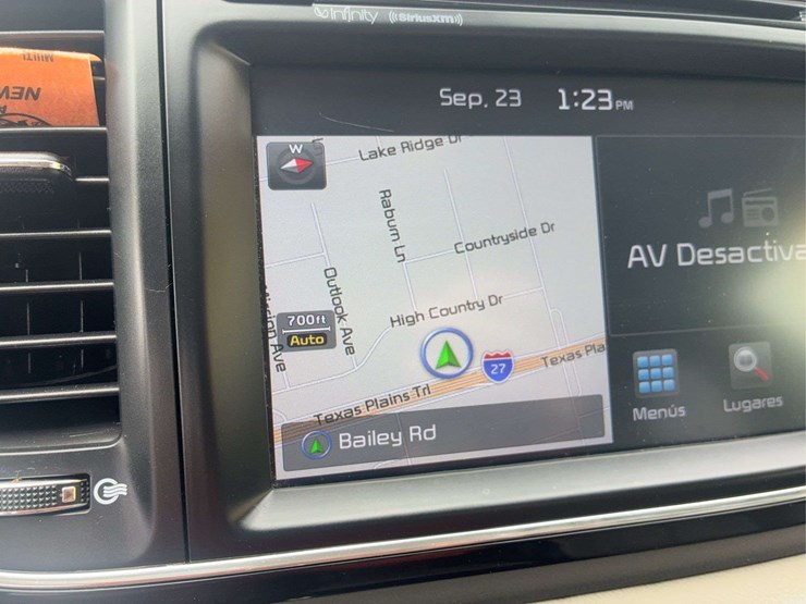 2017-kia-sedona-image-23