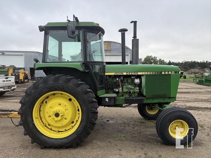 john-deere-4440-image-6