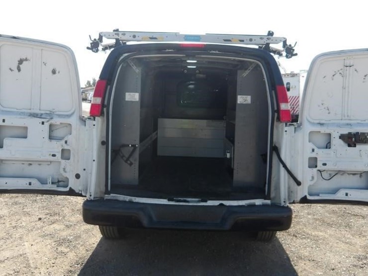 2019-utility-van-image-14
