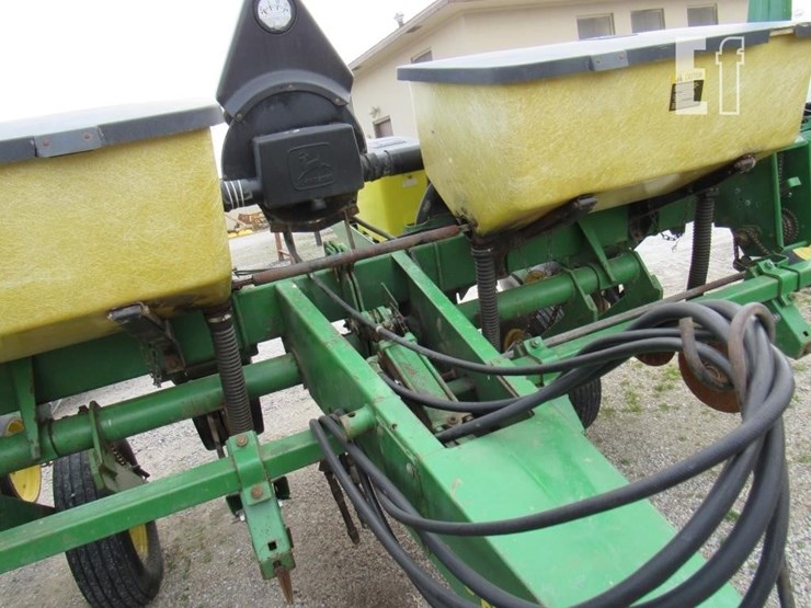john-deere-7200-image-3