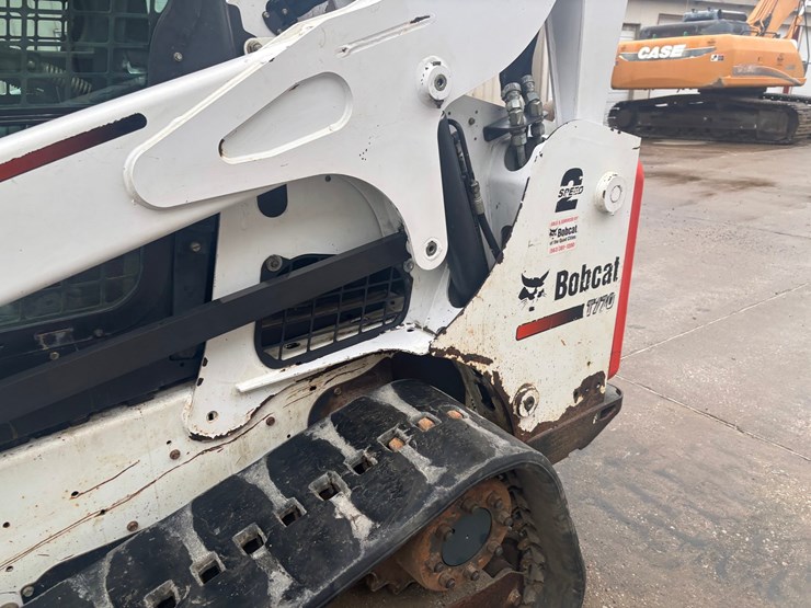 2015-bobcat-t770-image-10