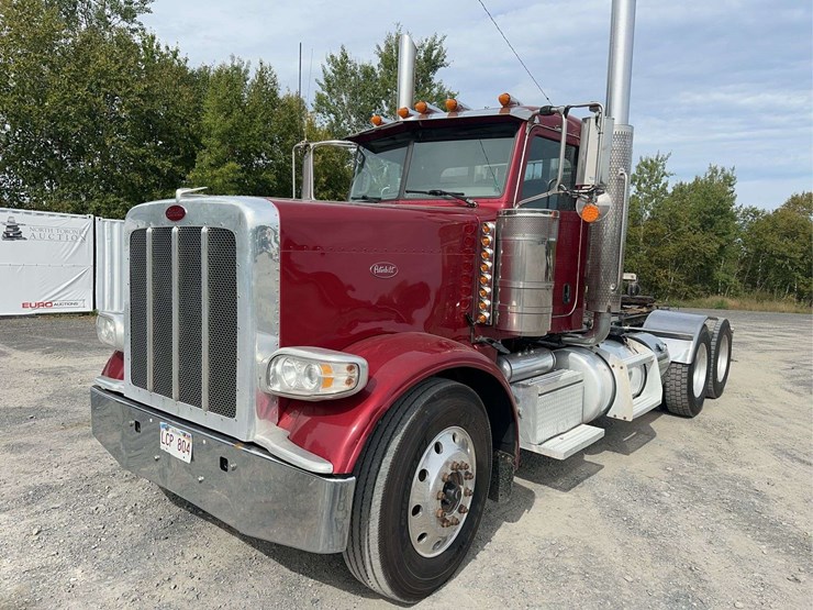 2022-peterbilt-389-image-1