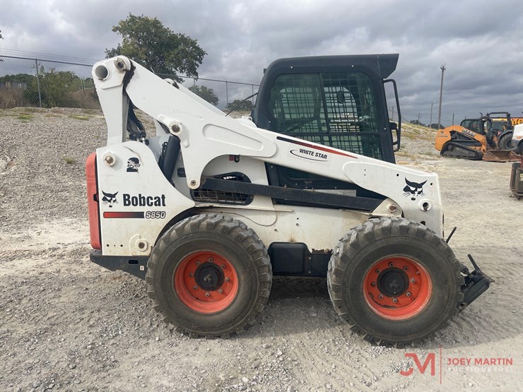 2011-bobcat-s850-image-2