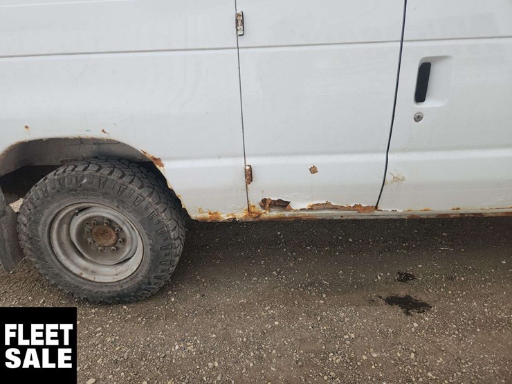 2010-ford-cargo-image-31