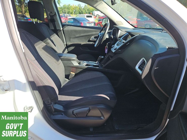 2017-chevrolet-equinox-image-25