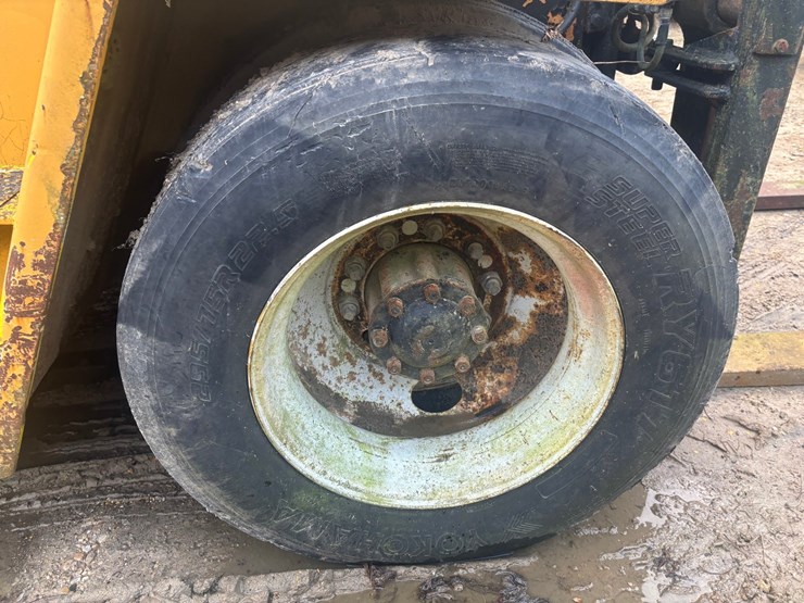 caterpillar-v180-image-75