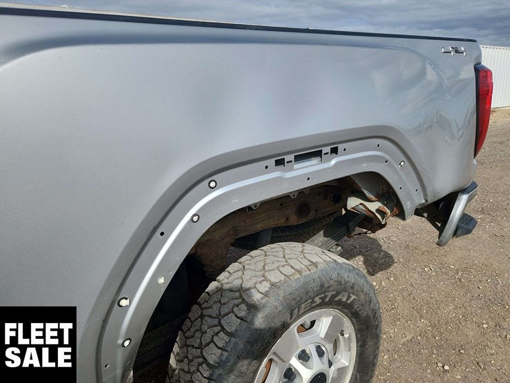 2022-gmc-sierra-2500hd-image-36