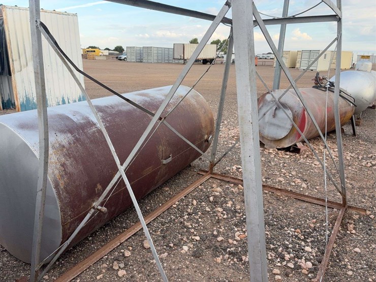 farm-fuel-tank-with-stand-image-8