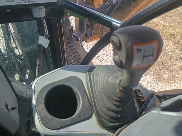 2021-new-holland-ts6.110-image-41