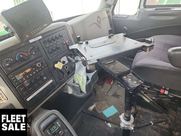 2013-international-durastar-4400-image-22