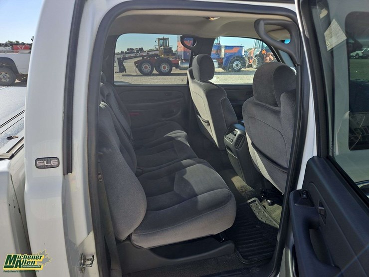 gmc-sierra-2500hd-image-16