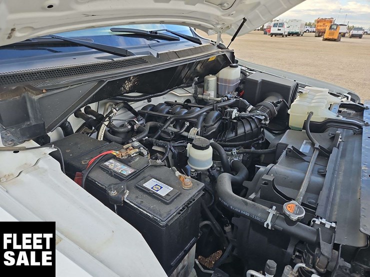 2019-nissan-nv3500hd-image-28