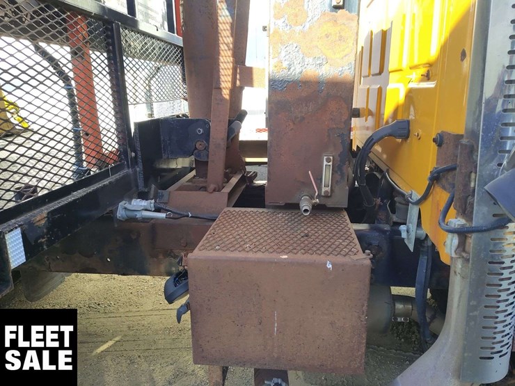 2003-sterling-lt8500-image-18