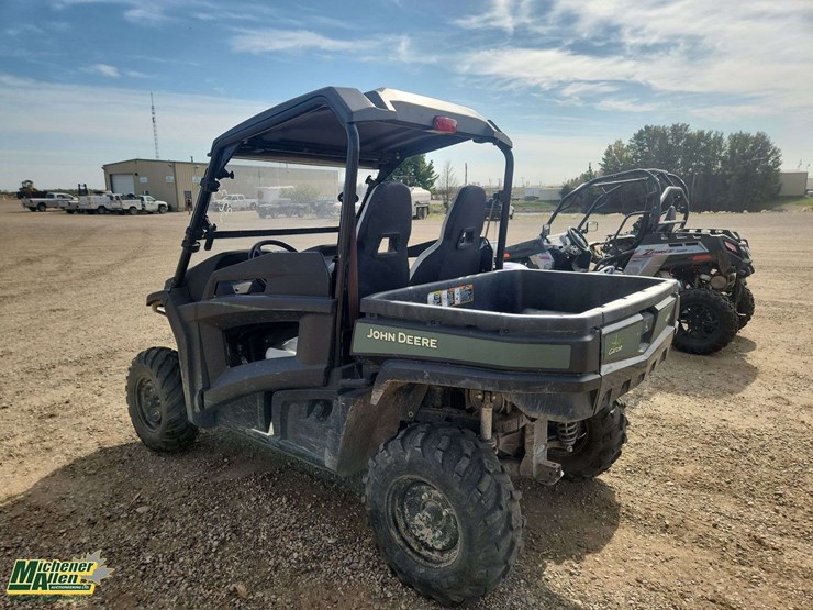 2019-john-deere-gator-image-3