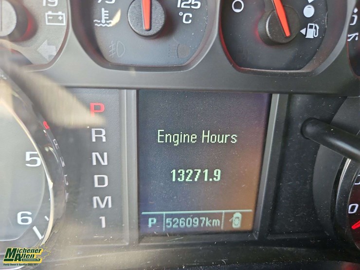2015-chevrolet-silverado-2500hd-image-26