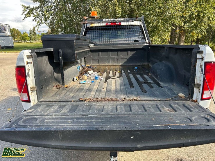 2015-dodge-2500-image-23