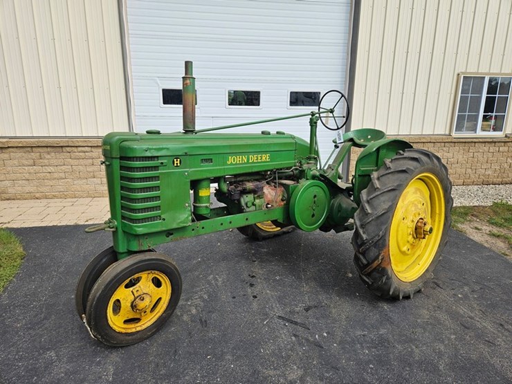 john-deere-h-image-1