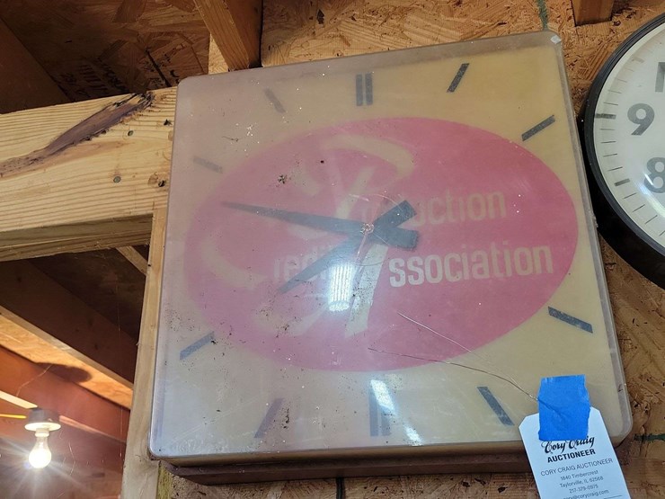 garst-seed-company-and-red-association-advertising-wall-clocks---lot-of-2-image-3