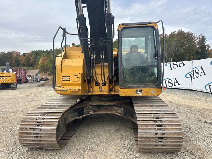 2017-deere-245g-lc-image-9