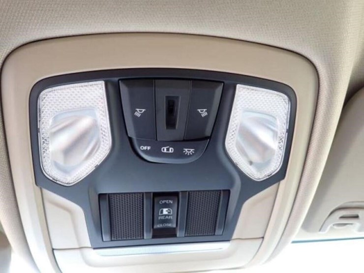 2019-dodge-ram-3500-image-22