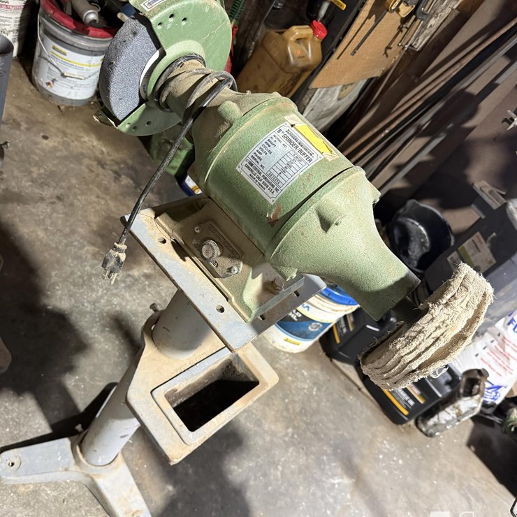 GRINDER ON STAND