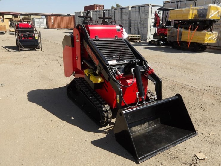 2026-sdlanch-ssl1300-skid-steer-loader-image-2