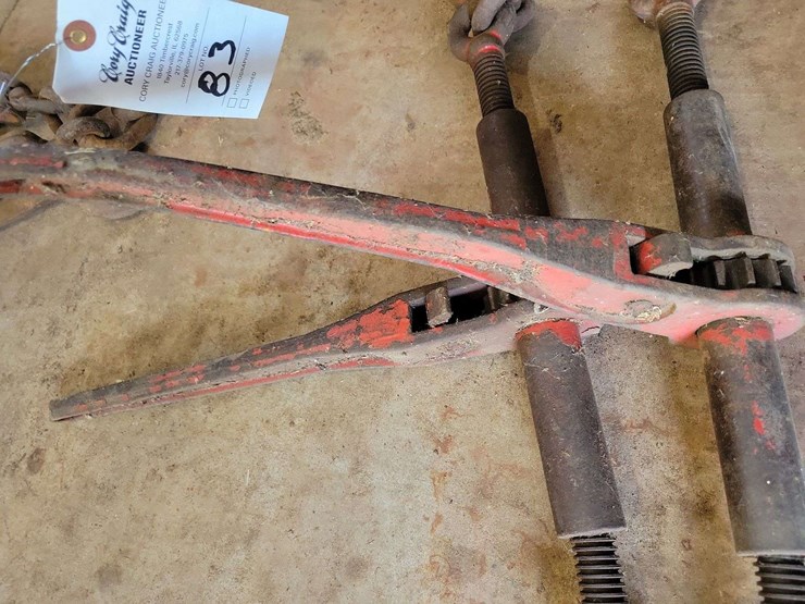 pair-of-ratchet-load-binders-with-red-painted-handles-image-2