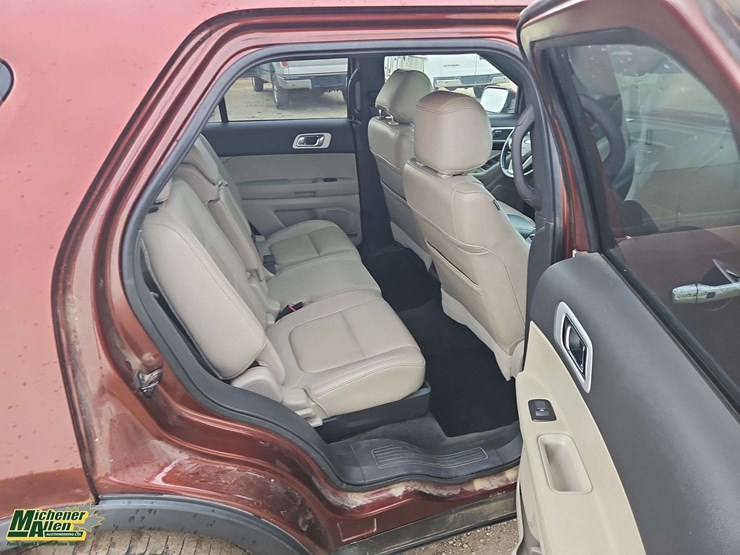 2015-ford-explorer-limited-image-18