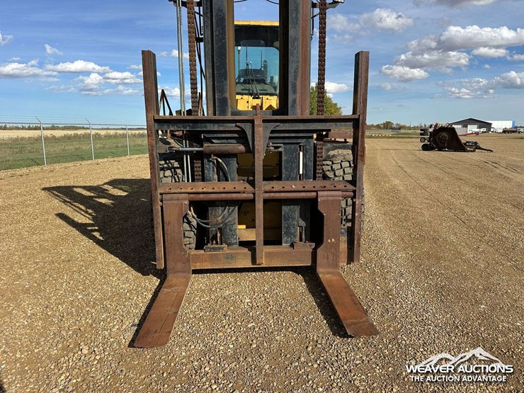 caterpillar-938f-image-22