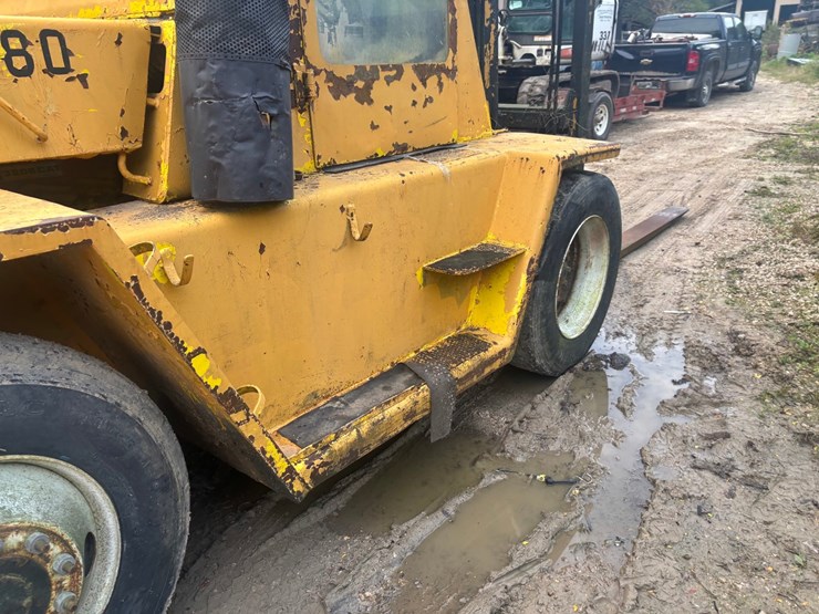 caterpillar-v180-image-34