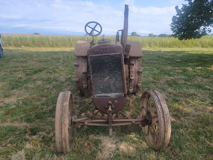 wallis-tractor-image-2