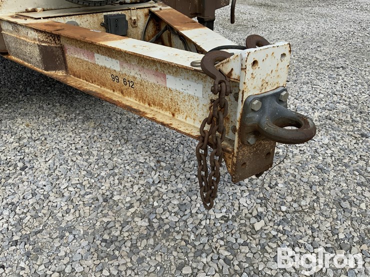 2002-felling-de-292-tri/a-flatbed-trailer-for-parts-image-12