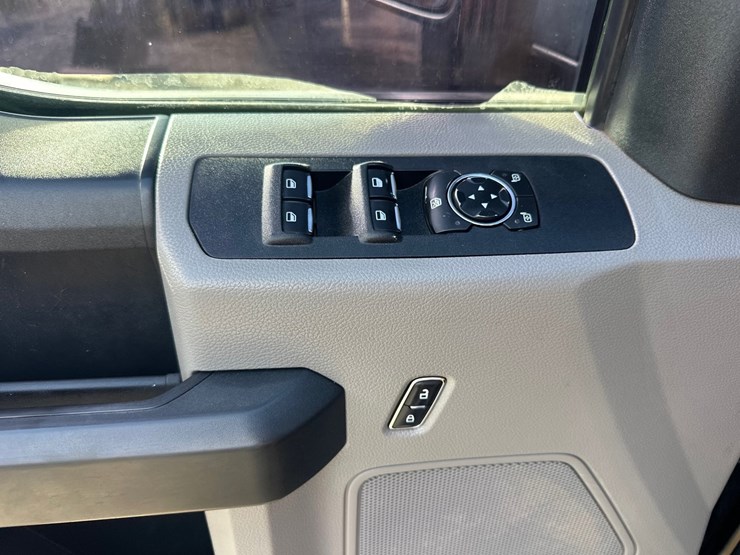 2017-ford-f350-xl-image-34