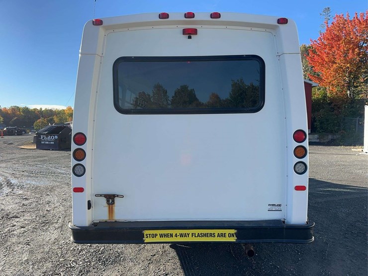 2017-ford-e450-image-6