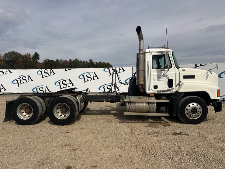 2000-mack-ch613-image-6