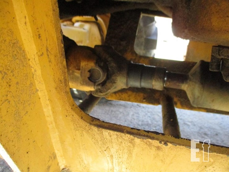 2005-caterpillar-430d-image-19