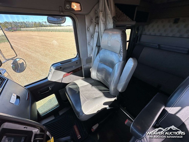 kenworth-w900-image-11