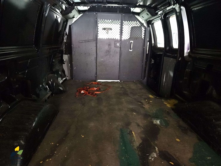 2013-ford-e150-image-48