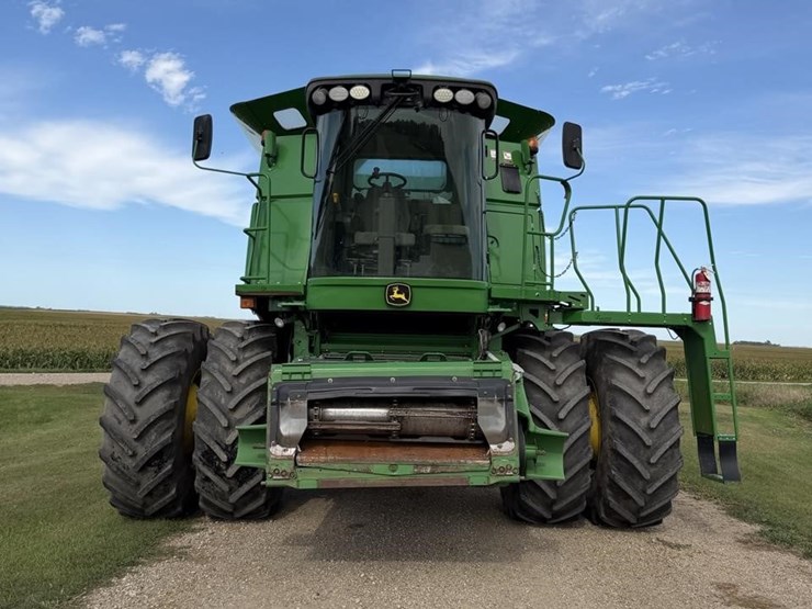 2011-john-deere-9770-sts-image-2