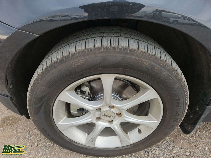 2010-volvo-xc60-image-9