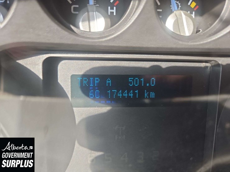 2011-ford-f350-image-24