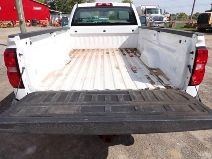 2017-chevrolet-silverado-2500hd-image-23