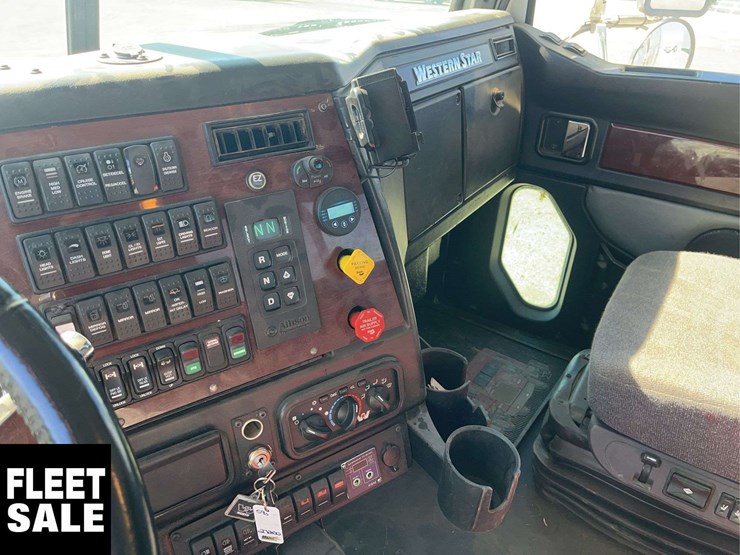 2018-western-star-4900-image-18