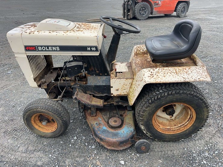 bolens-h-16-lawn-tractor-with-blower-and-snow-blade--no-engine-image-8