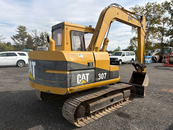 caterpillar-307-image-6
