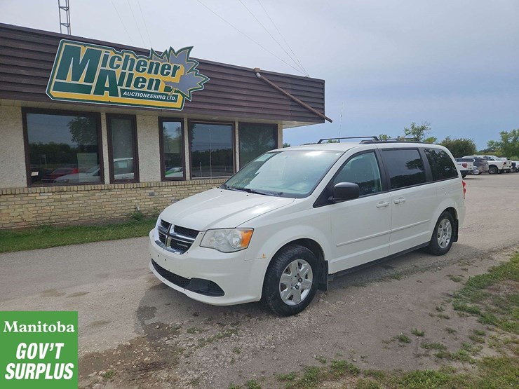2011-dodge-grand-caravan-image-1