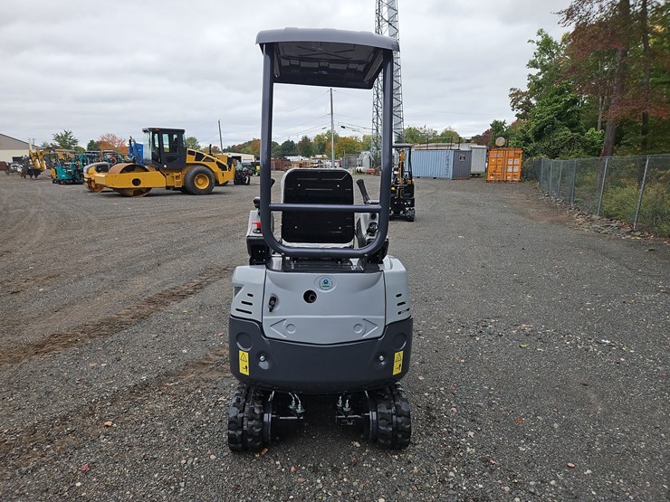 ats-me18-mini-excavator-image-4