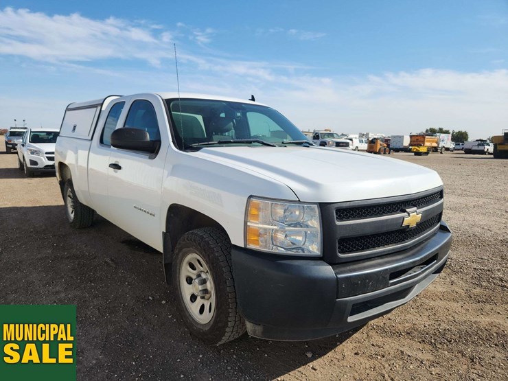 2011-chevrolet-silverado-1500-image-2