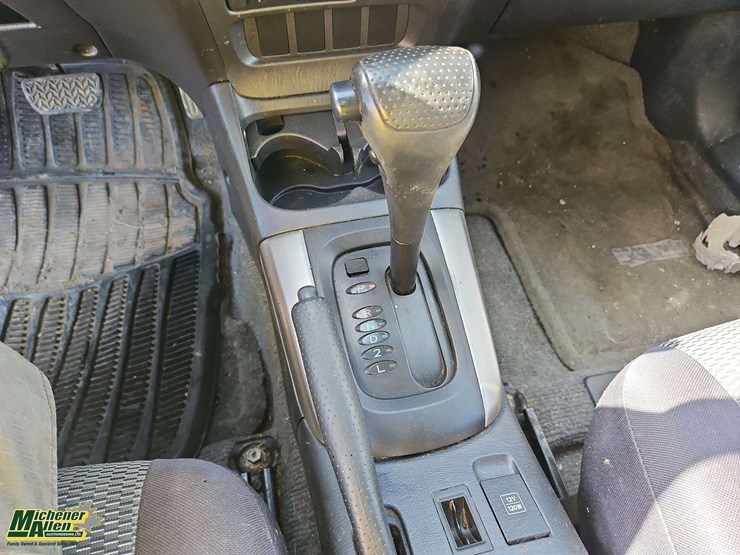 2004-toyota-rav4-image-21